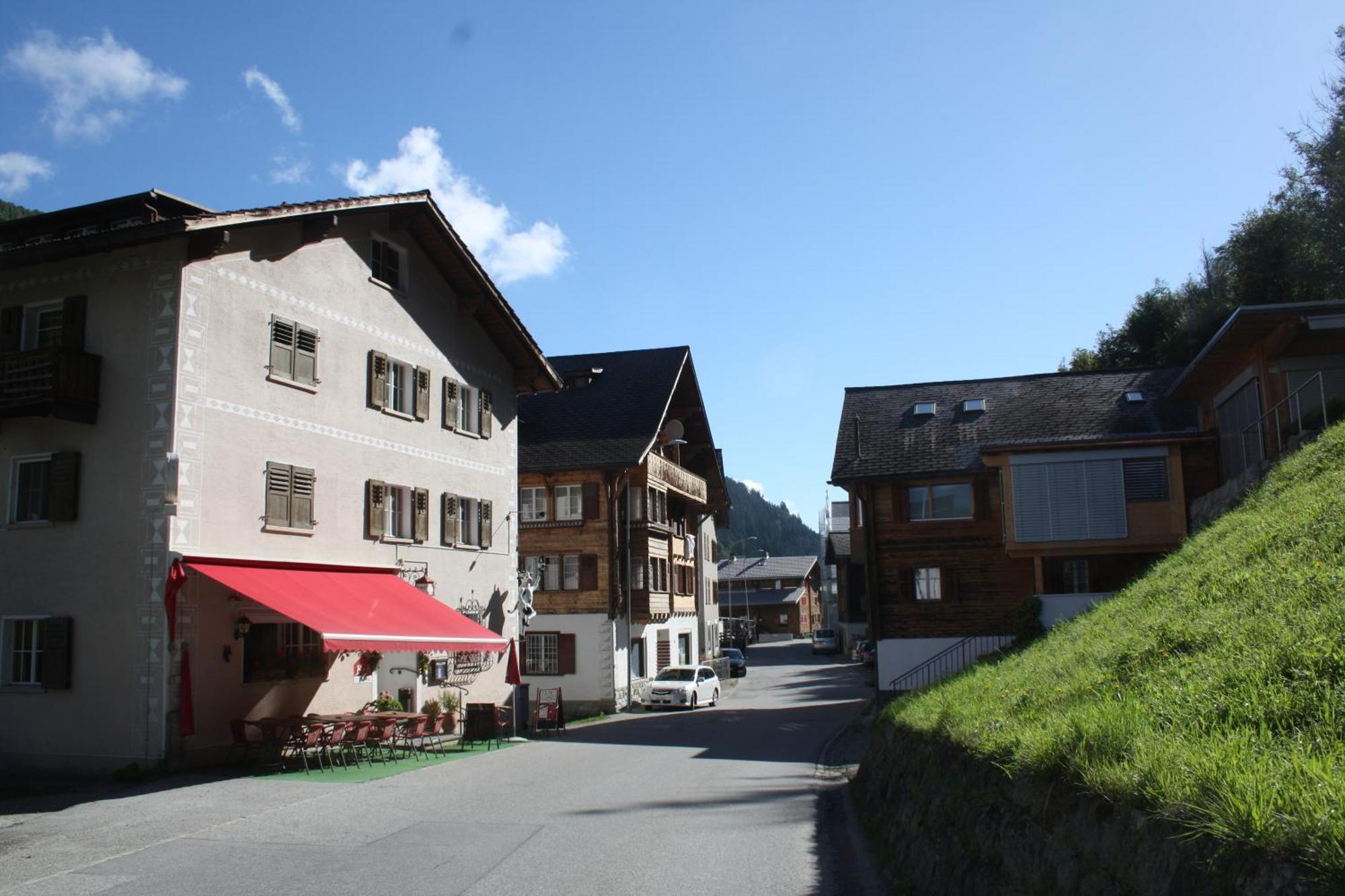 Ustria Crusch Alva Bed & Breakfast Tavanasa Exterior foto