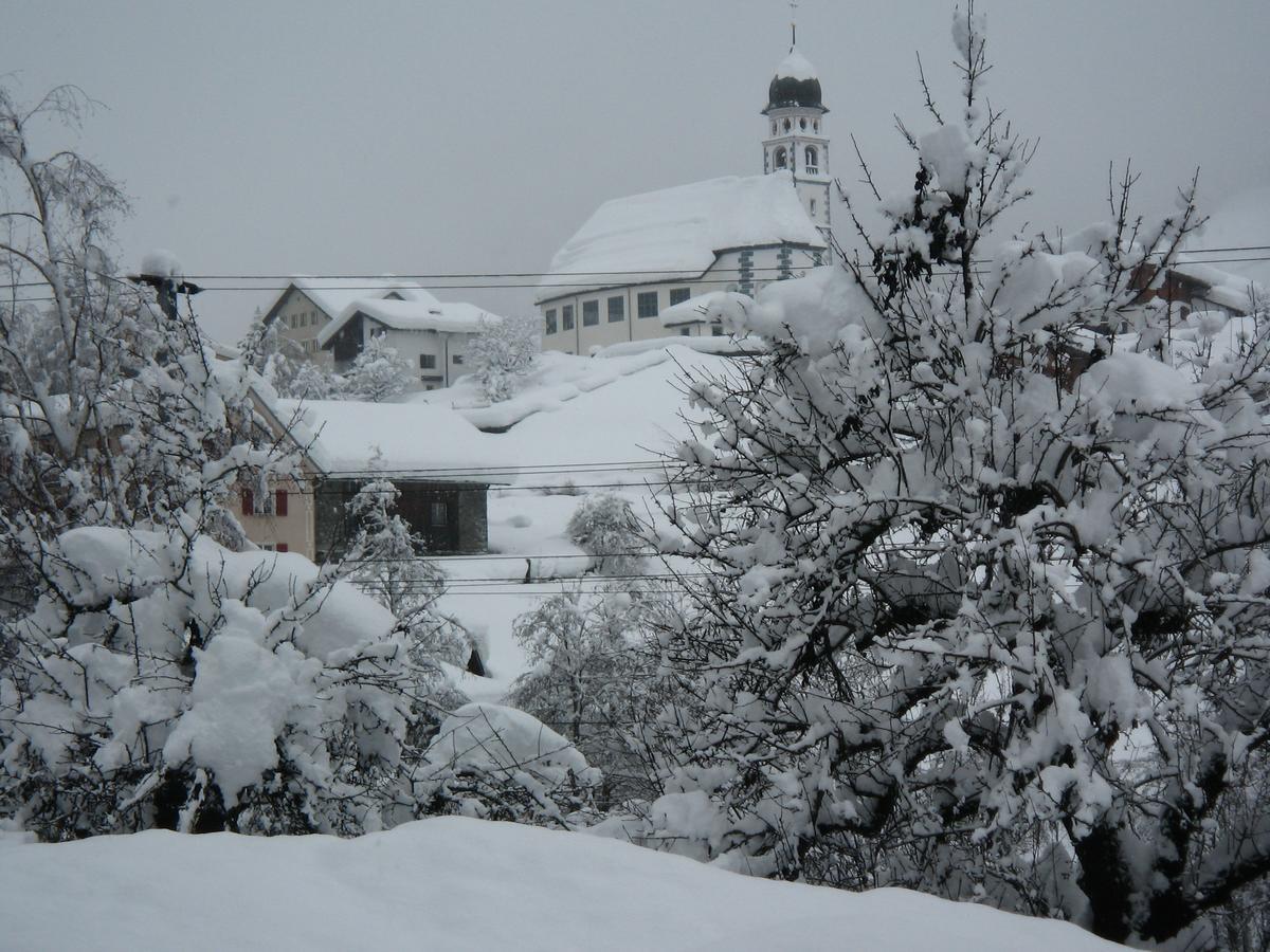 Ustria Crusch Alva Bed & Breakfast Tavanasa Exterior foto
