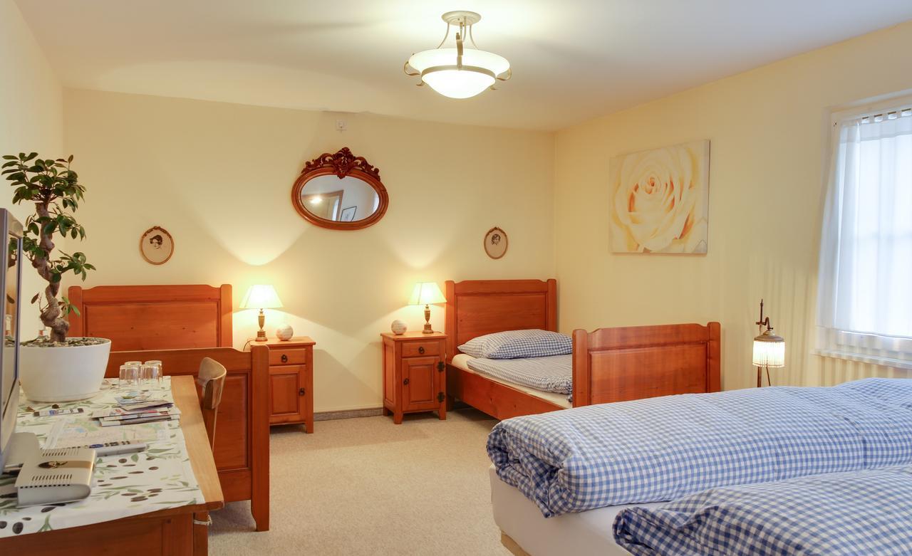 Ustria Crusch Alva Bed & Breakfast Tavanasa Exterior foto